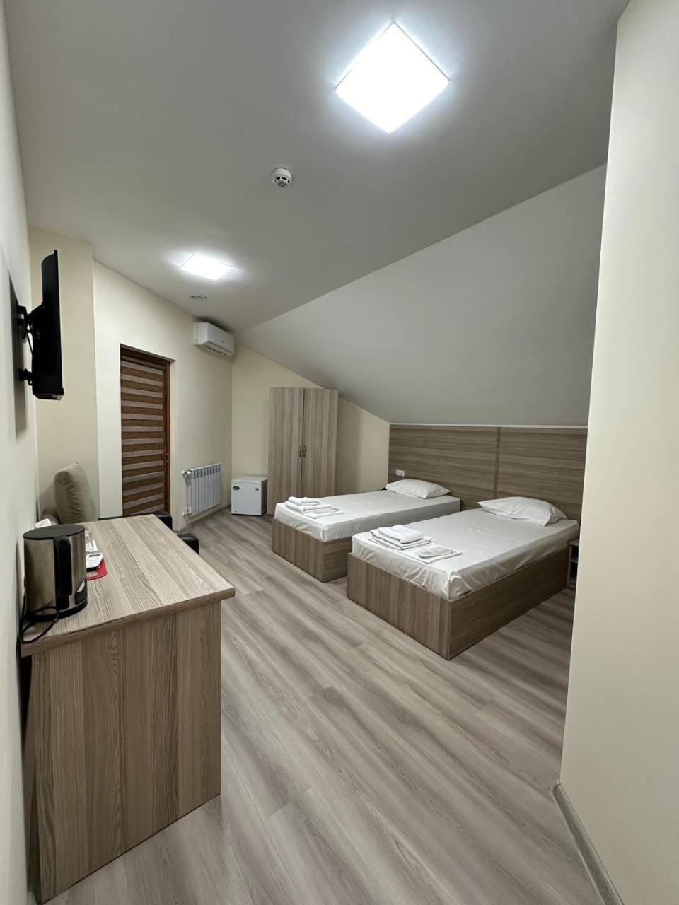 Olive Hotel Ереван Екстериор снимка
