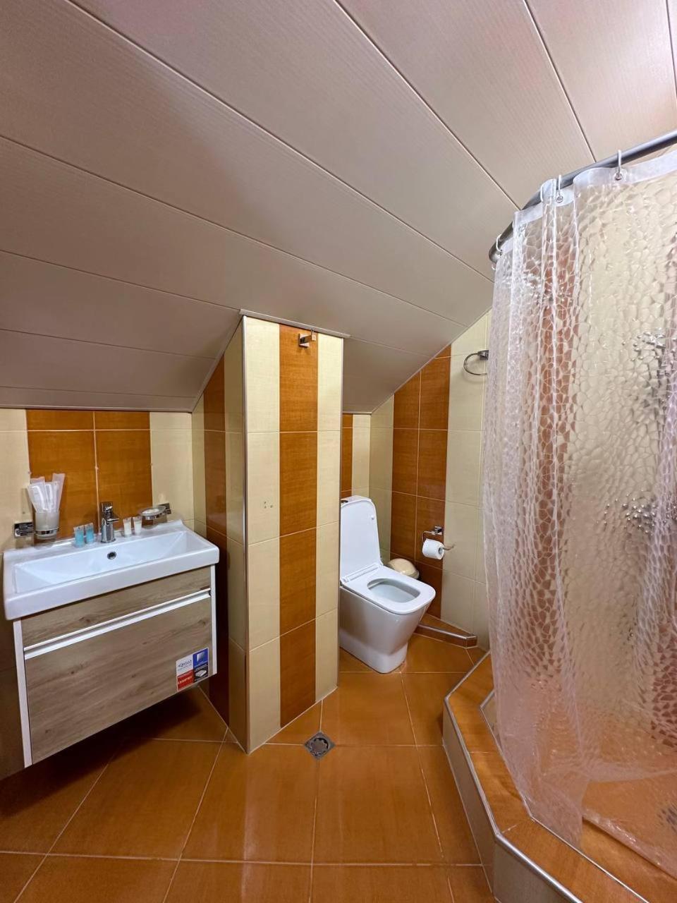 Olive Hotel Ереван Екстериор снимка
