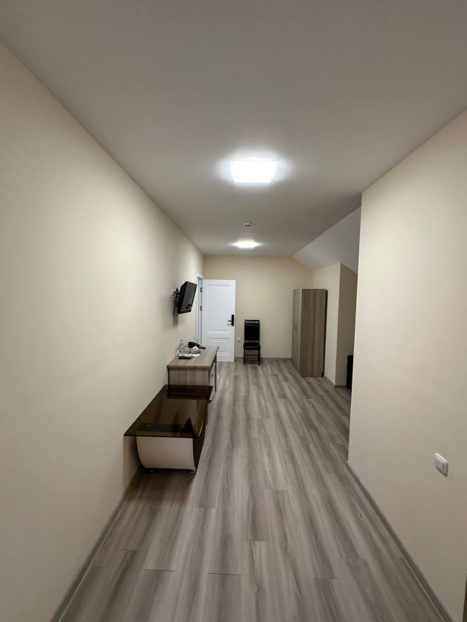 Olive Hotel Ереван Екстериор снимка