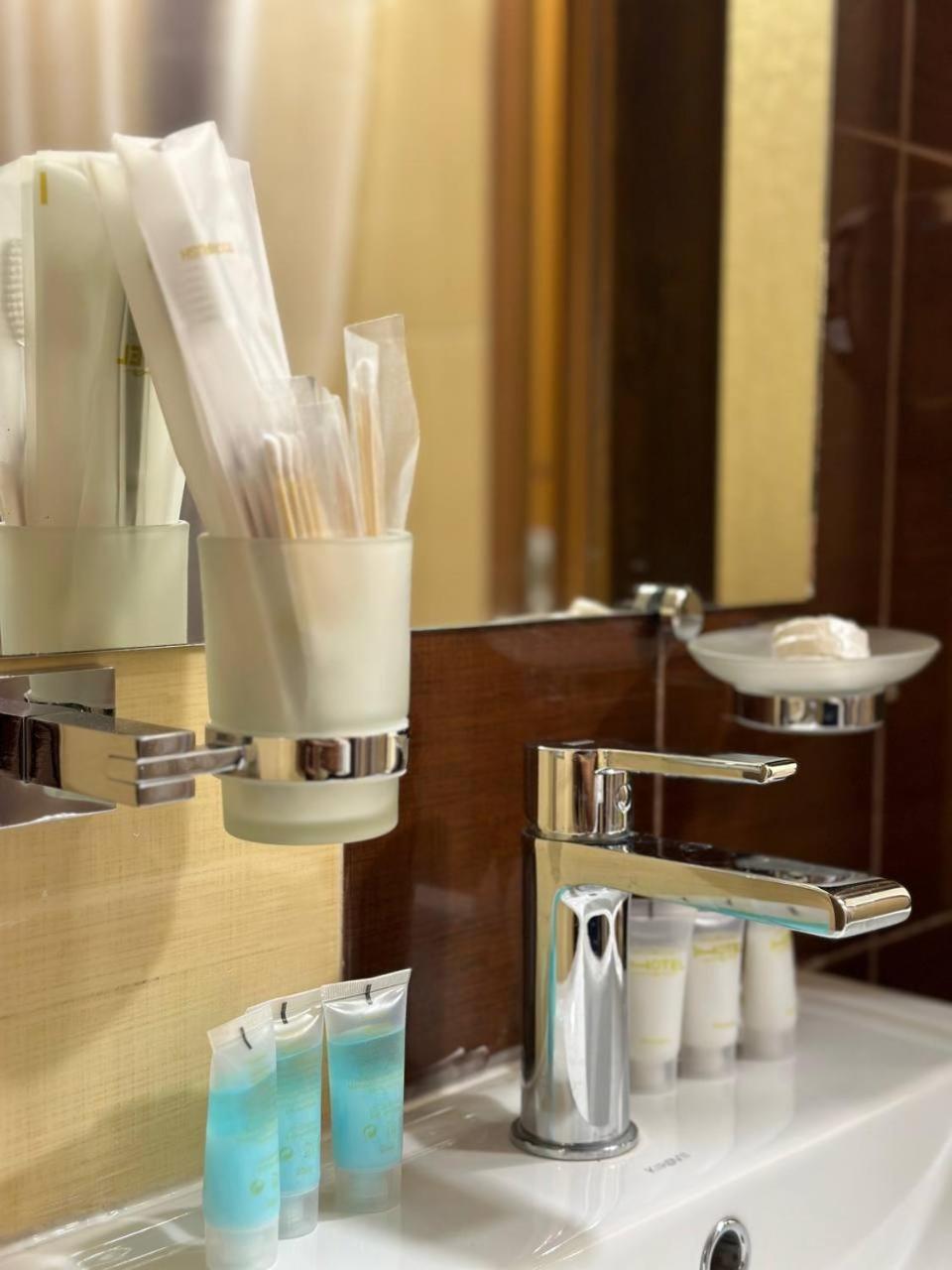 Olive Hotel Ереван Екстериор снимка