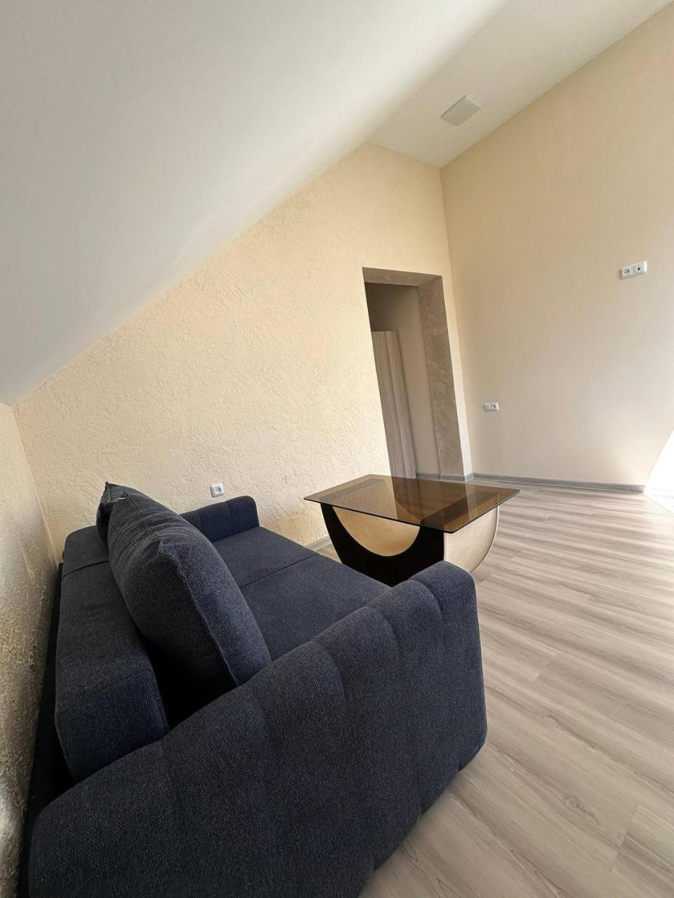 Olive Hotel Ереван Екстериор снимка