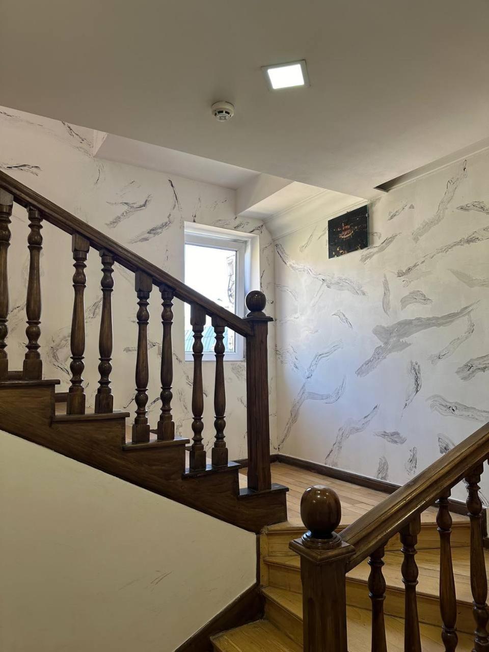Olive Hotel Ереван Екстериор снимка